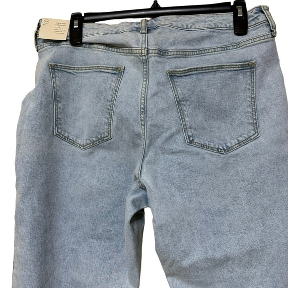 NWT Universal Thread High Rise Slim Straight Women’s Jeans Light Blue Size 16W - Picture 3 of 9
